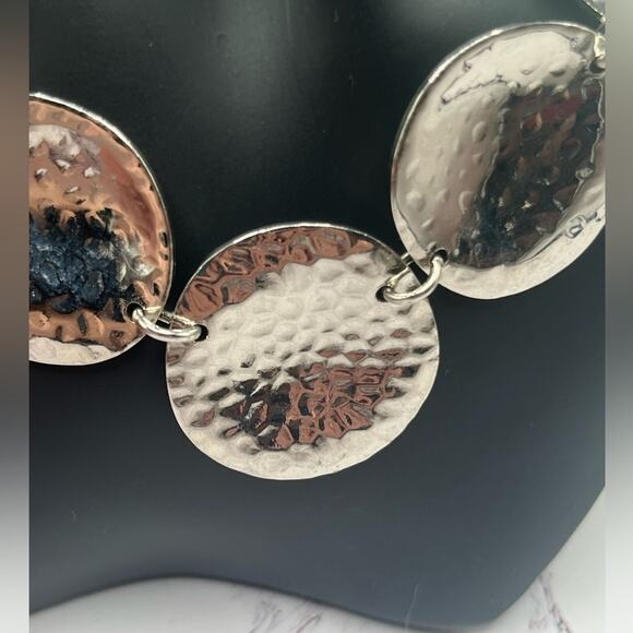 Silver tone hammered metal disc necklace - Picture 3 of 5